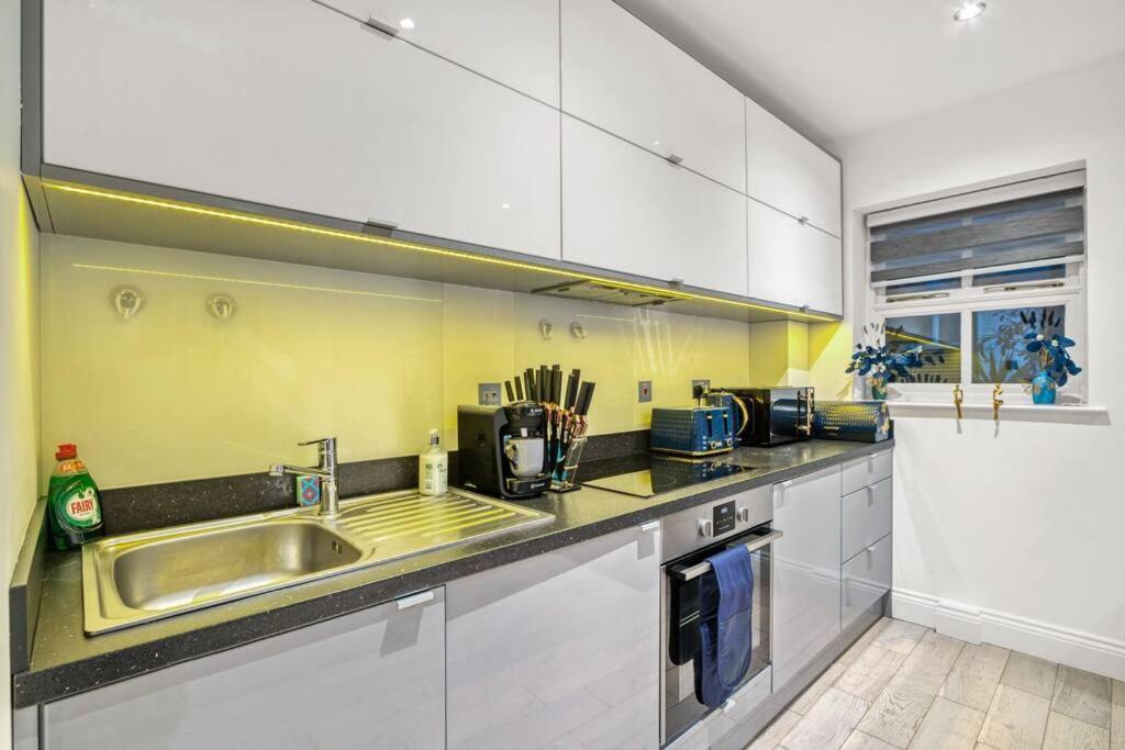 Luxury Oasis Apartment London Exterior photo